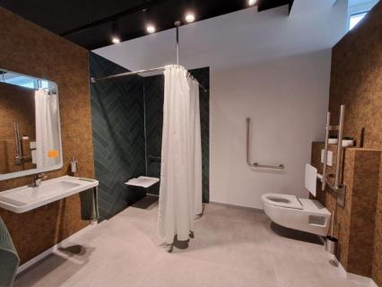 ams20Hallo Badshop_barrierefrei_20230503_092019