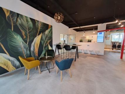 ams20Hallo Badshop_UG Eingangsbereich_20230503_091856